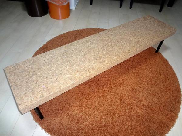 ○IKEA製 SINNERLIGコーヒーテーブル コルク素材の珍しいデザイン 