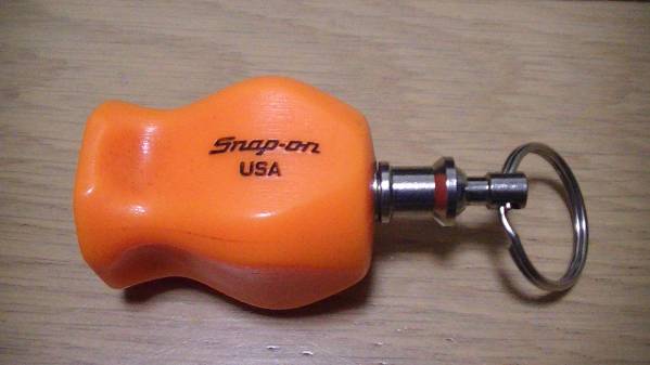Ｓｎａｐ-ｏｎ　スナップオン　ＵＳＡ　グリップキーホルダー