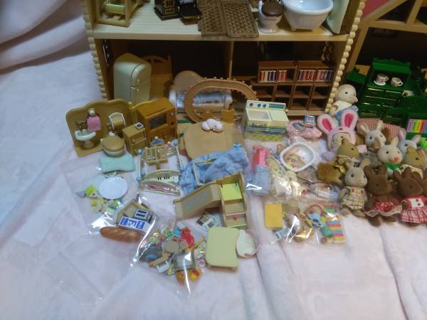 シルバニア 赤い屋根のおうち 人形 家具 まとめて