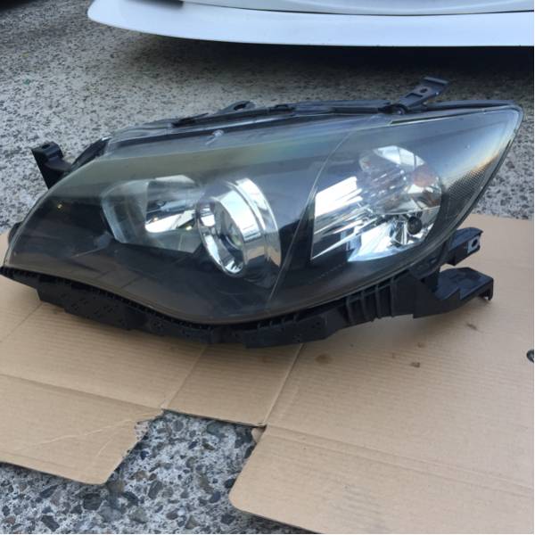 スバル インプレッサ 左ヘッドライト ハロゲン