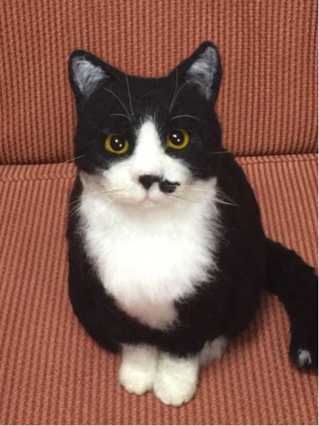 ☆送料無料☆MEBARU☆羊毛フェルト 猫 ハチワレ猫