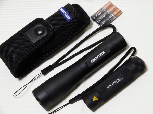 美品　LEDフラッシュライト　 ジェントスDF007DB　　レッドレンザーT2