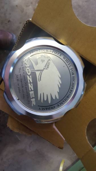 新品MOZZER　ホイールセンターキャップ5個セット