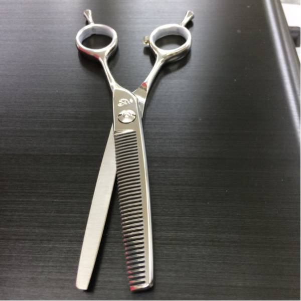セニングシザー6インチ 30%梳き率 40櫛目数 切れ味良好