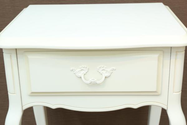 ローラアシュレイ　LAURA ASHLEY アヴィノンチェスト 家具　猫脚 ☆ローラアシュレイ Laura Ashley サイドテーブル 白 コンパクト
