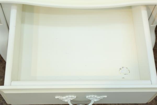 ☆ローラアシュレイ Laura Ashley サイドテーブル 白 コンパクト