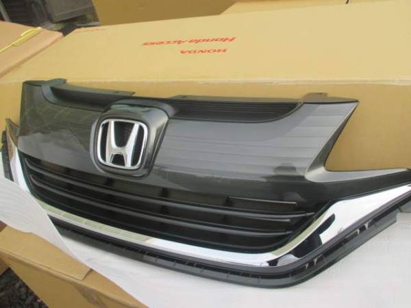 ☆新車外し美品☆フリード　GB5☆純正フロントグリル