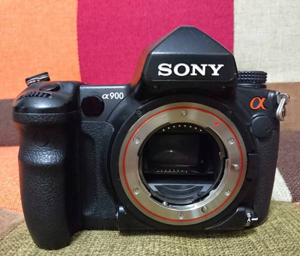 SONY α900 DSLR-A900 ボディ 縦グリップ、純正バッテリー2個付き