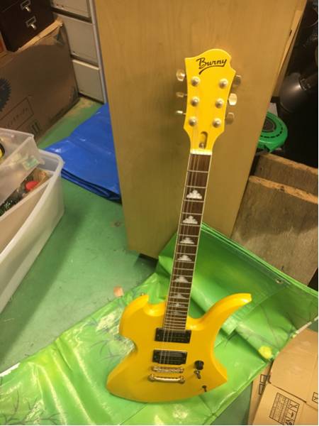 Burny イエローハートhideモデルエレキギター Burnyイエローハート hideモデル Burny イエロー hide