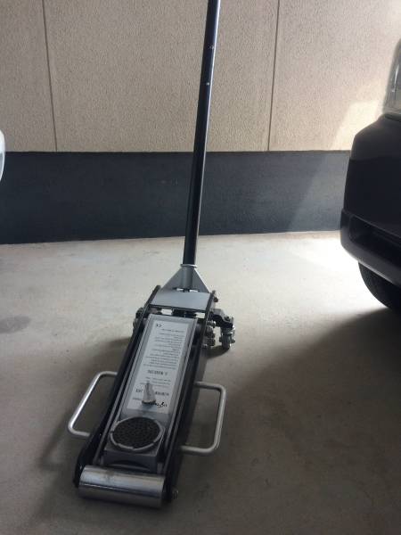 ガレージジャッキ　2.5トン　中古 中古品☆2.5t 2.5t | 黒 アルミジャッキ フロア 油圧式ガレージ