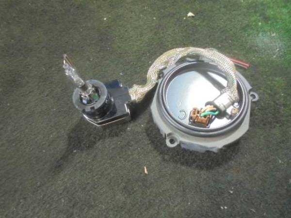 フォレスター SG5 ＨＩＤ バラスト 左 46395