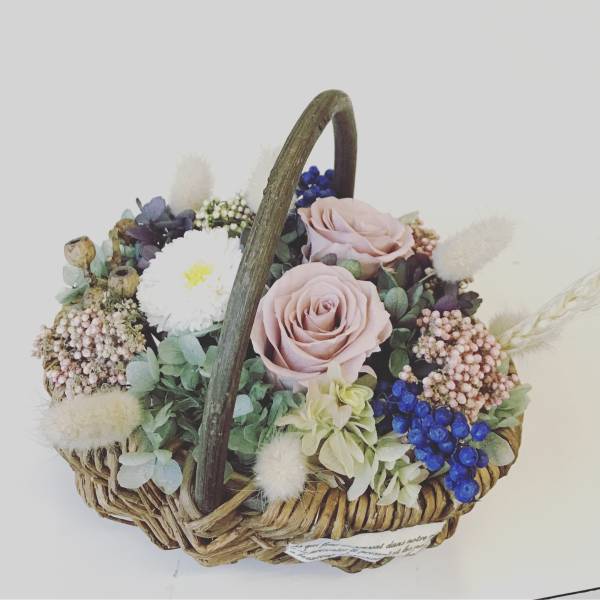 プリザーブドフラワー、ナチュラル籠アレンジメントA母の日にも