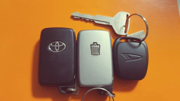 トヨタスマートキーとダイハツキーレスセット