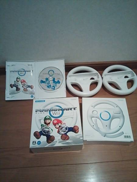 Wii ソフト　マリオカート MARIOKART Wii & Wii ハンドル ２個　セット　中古品