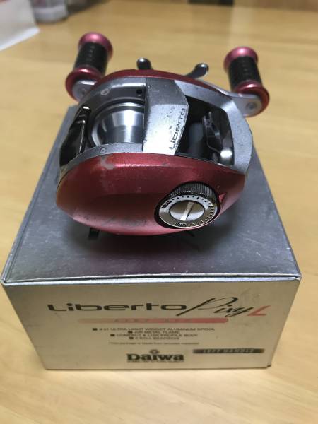 ダイワ リベルトピクシー エアリーレッド 左巻き 中古