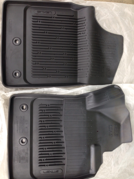 LX570用 フロント左右フロアマット 新品未使用 ラバー