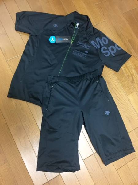 デサントムーヴスポーツＵＶカット機能　タフスエットスリーブJKT・ハーフパンツ Ｍサイズ　黒_1