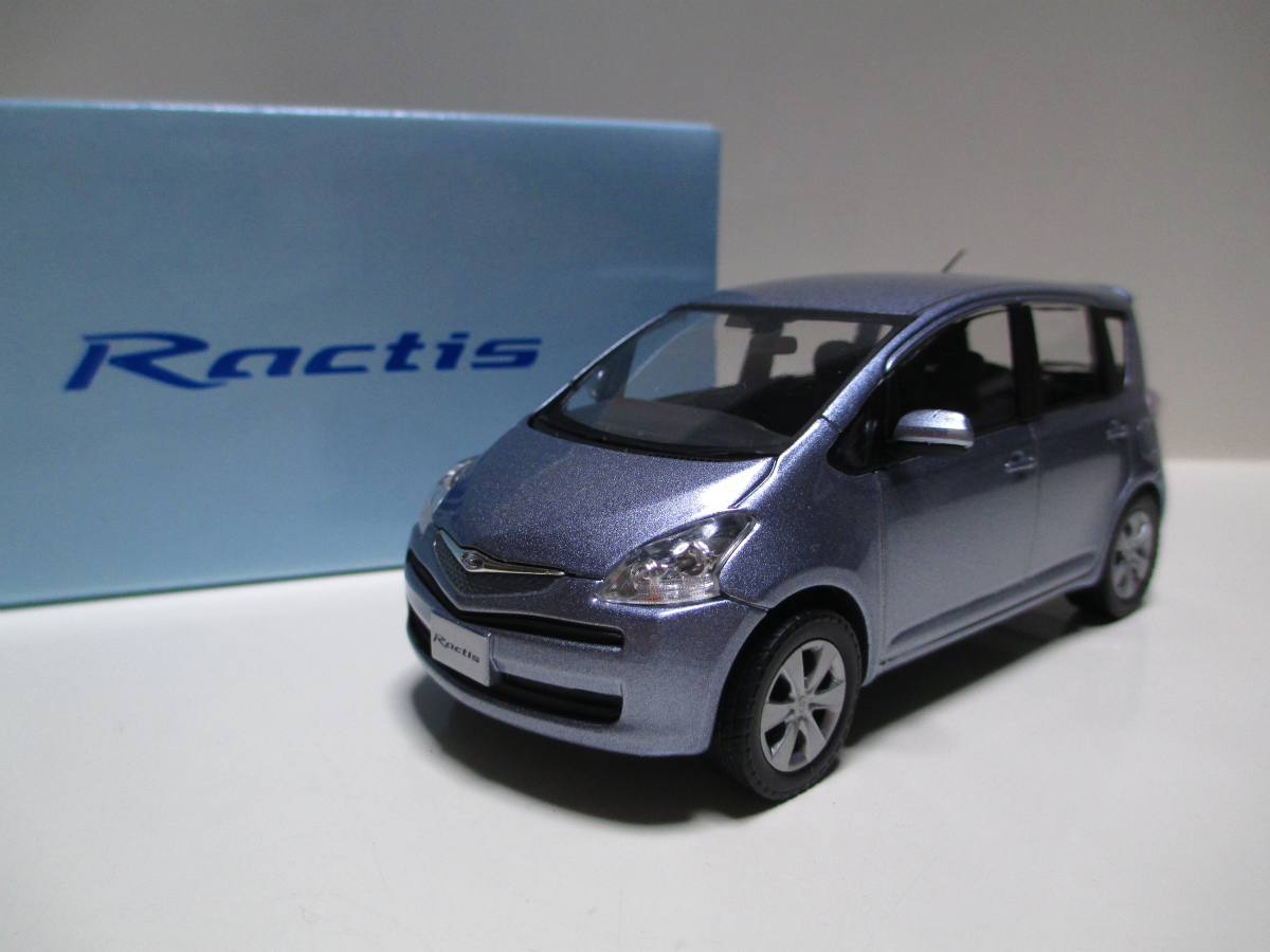 1/30 トヨタ 初代ラクティス Ractis 非売品 カラーサンプル ミニカー