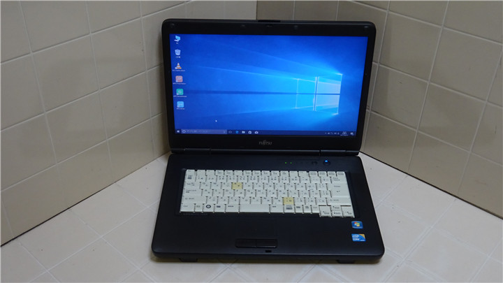FUJITSU ノートパソコン FMV-E8280 Core2Duo 動作確認済 富士通商品の状態
