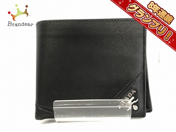 PRADA プラダ 二つ折り財布 レザー ブラック　シボ加工　ウォレット　メタル Prada 二 つ折り 財布 メンズ 黒 PRADA プラダ 二つ折り財布 レザー 黒