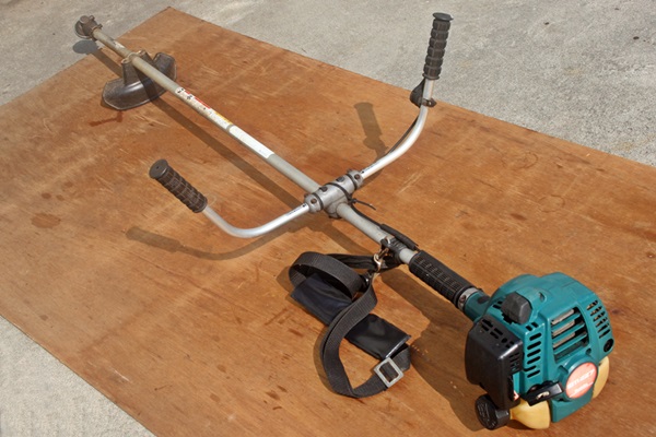 【中古整備品】Makita 刈払機 マキタ 草刈機　EM227