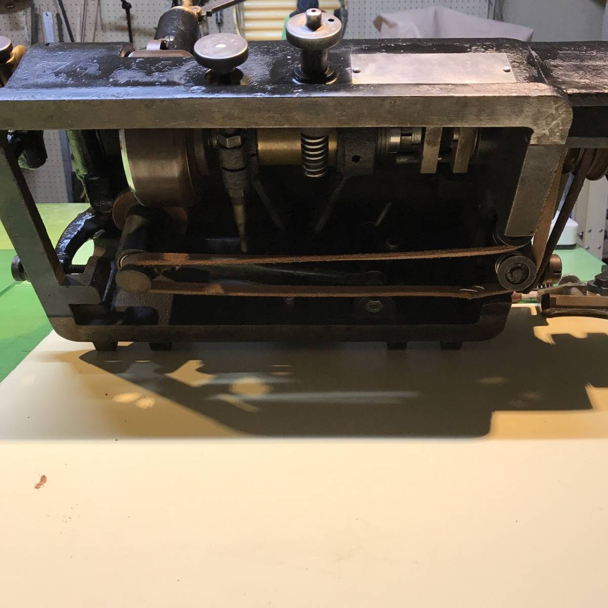 △NISHIYAMA⁄西山製作所⁄革漉き機⁄革漉NKS機械⁄ミシン ☆岐阜発 中古 