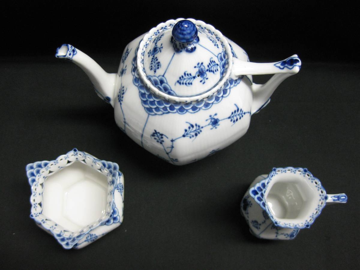 ロイヤル ROYAL COPENHAGEN ブルーフルーテッド(フルレース 