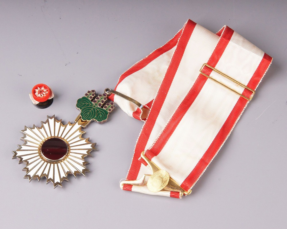 勲三等旭日中綬章 箱 略綬付き 勲章 骨董品 【公式通販】