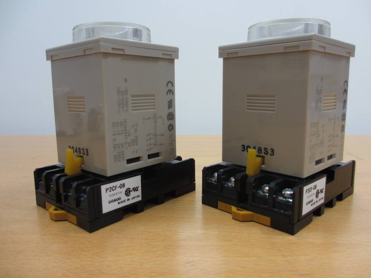 ★☆001　オムロン　ソリッドステートタイマ　H3CR-A8 ソケット付2個セット☆★