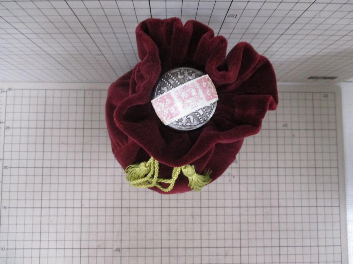 【1円】Ｅ36★古酒★1円～★ROYAL SALUTE 　ロイヤルサルート 21年 陶器ボトル 赤　巾着付き　700ml　４０％　箱付★