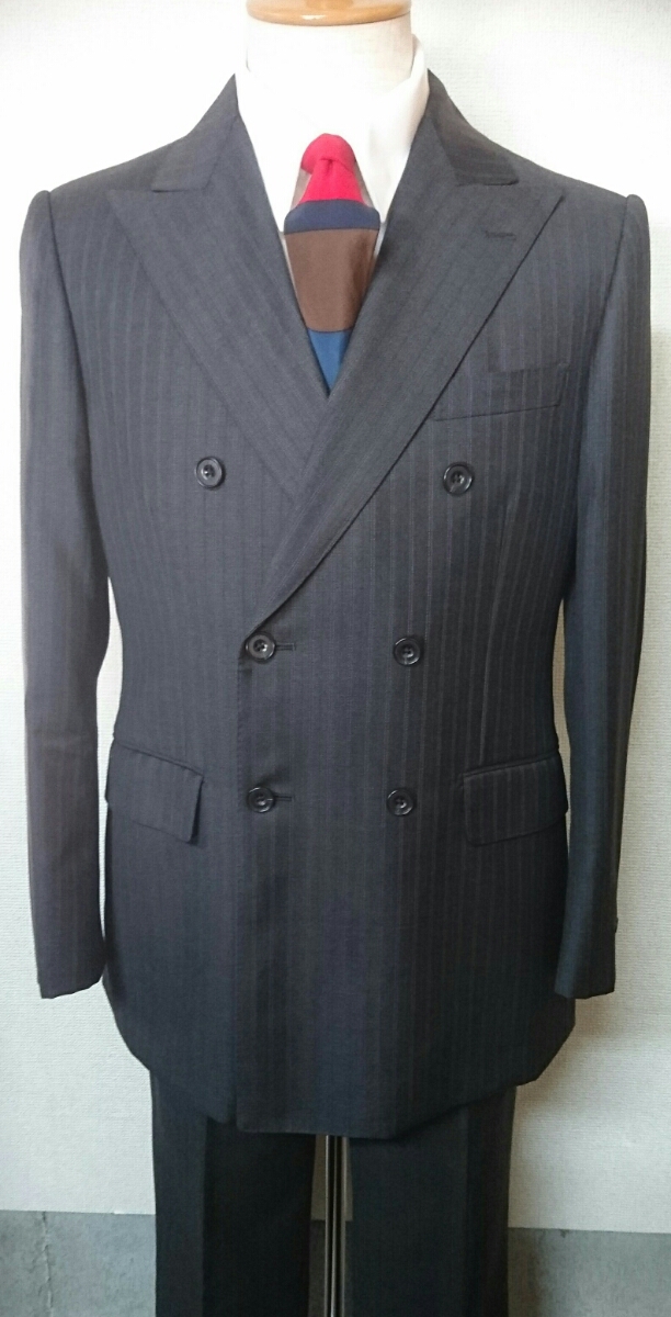  日本製 秋冬物ダブルクラシックスーツ 6つ釦2つ掛け A5/グレーストライプ REDA ワンタック メンズ SUPER110'S(ダブルスーツ)｜売買されたオークション情報、yahooの商品情報をアーカイブ公開 - ダブルスーツ