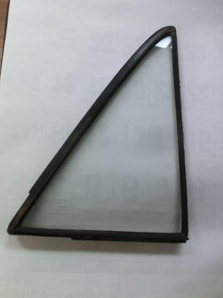 ●プリンススカイラインS54A/B【Ｒドアー三角窓白ガラス】純正品、他ガラスも有り●
