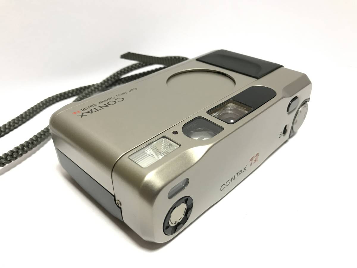 ☆新品級☆コンタックス CONTAX T2 チタンクローム ☆すぐに使える電池
