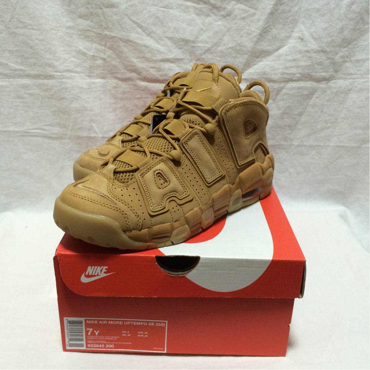  国内正規品 NIKE AIR MORE UPTEMPO SE GS ナイキ エア モア アップテンポ 25cm(25.0cm)｜売買されたオークション情報、yahooの商品情報をアーカイブ公開 - オークファン 25.0cm