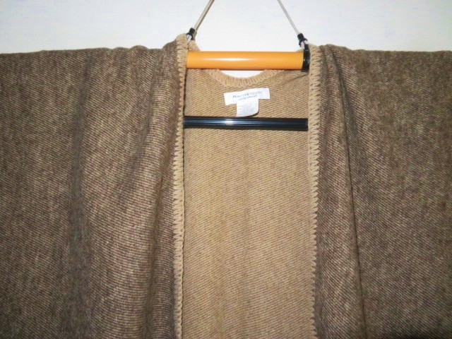 壱5241 男物パルテノンケープショールК灰茶キャメル 未使用 アローズ イタリア製