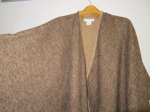 壱5241 男物パルテノンケープショールК灰茶キャメル 未使用 アローズ イタリア製