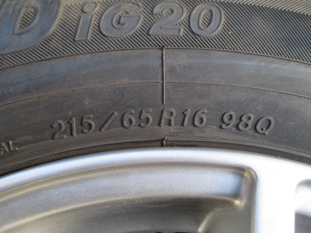 アルファード、ヴェルファイア等 YOKOHAMA iceGUARD iG20 215/65R16 2011年 社外アルミ付