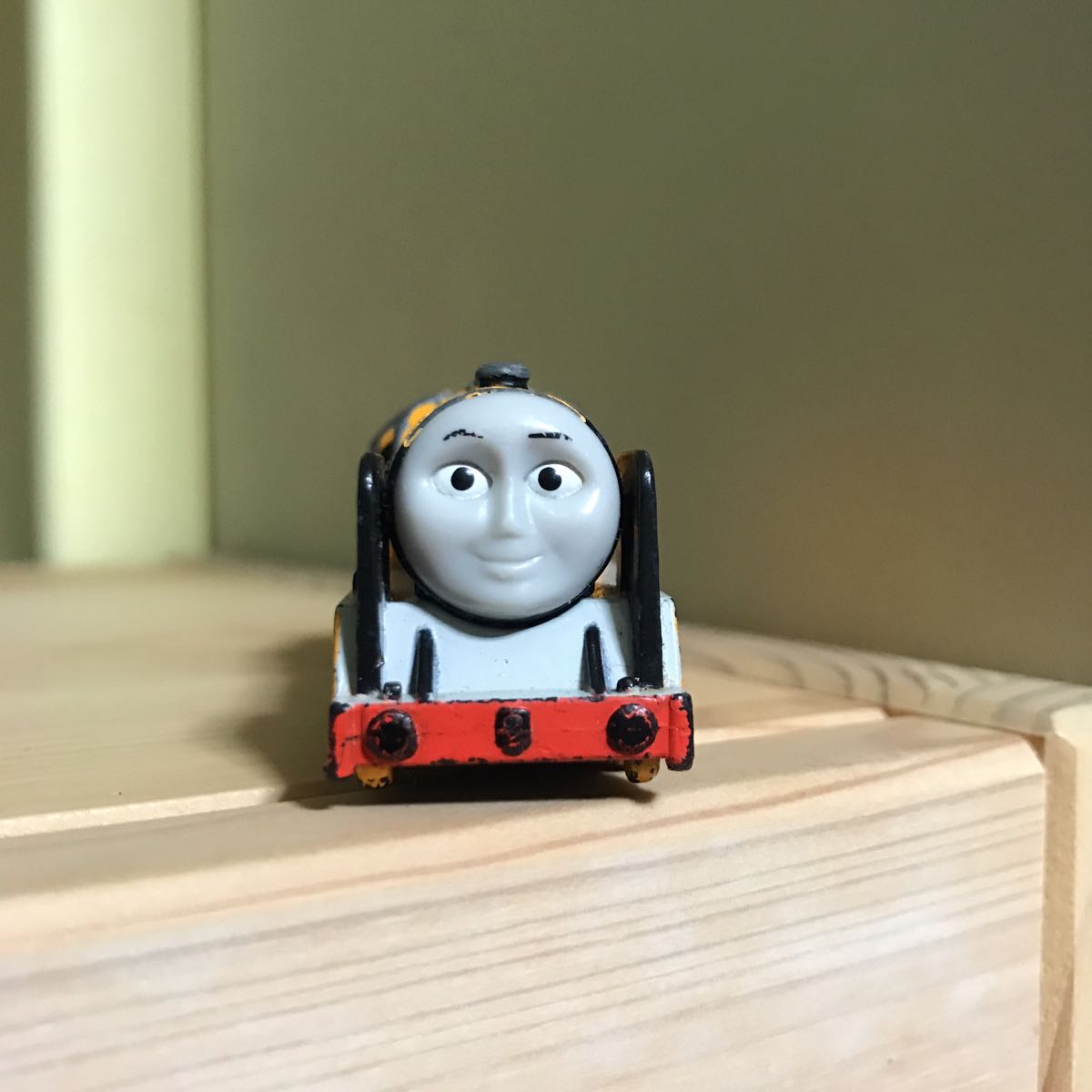 絶版レア トミカ トーマス マードックa トーマストミカaシステム 05年製 No T10 きかんしゃトーマス マードック トミカ A キャラクタートミカ 売買されたオークション情報 Yahooの商品情報をアーカイブ公開 オークファン Aucfan Com