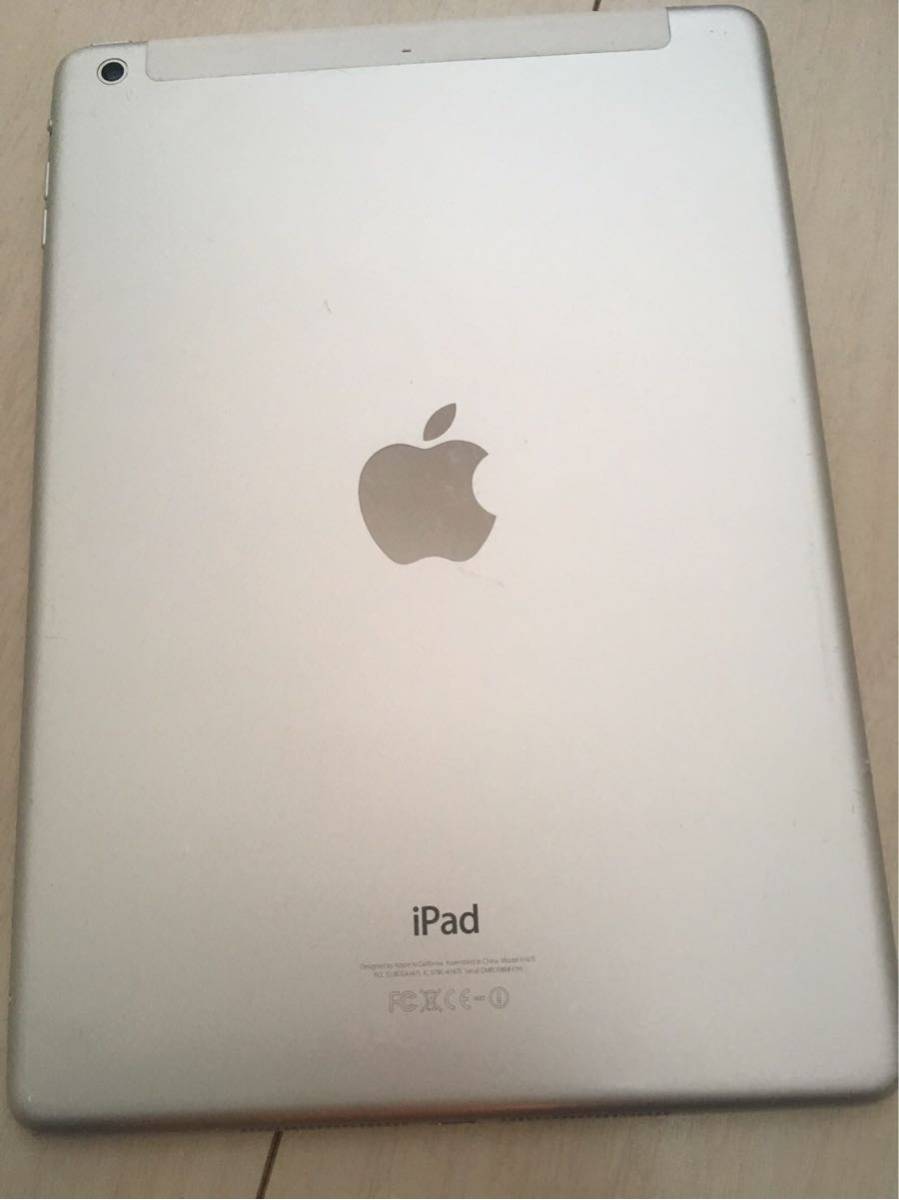 iPad Air 16GB シルバー 多少の傷あり