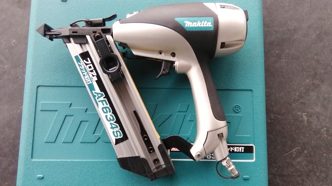 美品 マキタ フロア用ブラッド釘打 AF634S