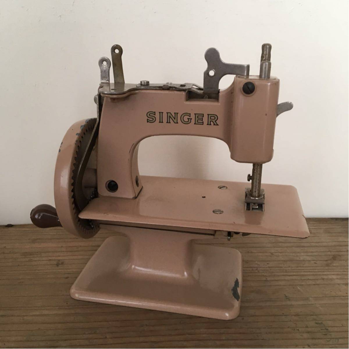 古い小さなトイミシン SINGER シンガー ミニチュア アンティーク