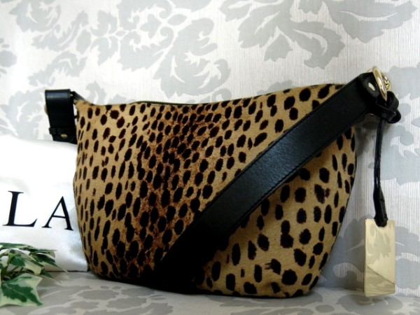 大量入荷 ○未使用○FURLA フルラ○ハラコ レザー 革 ヒョウ 柄 
