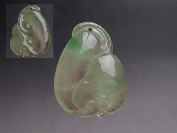 7A1374 ◇◇ 色が美しく透明度が良く、彫刻が素晴らしい翡翠装飾品
