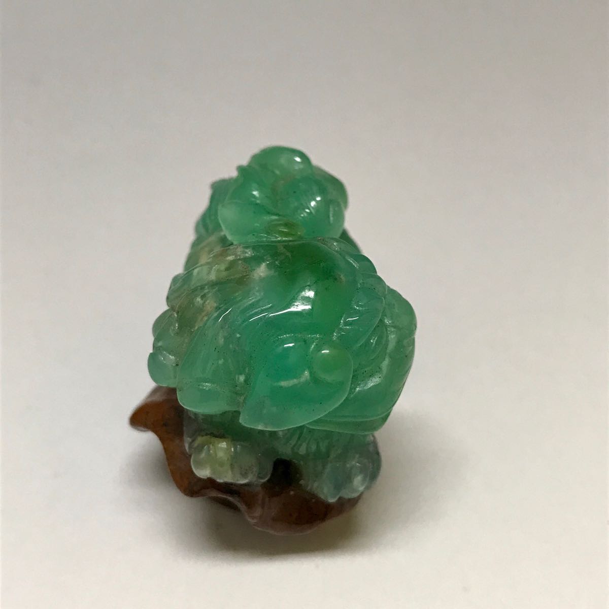 Yahoo!オークション 【騰】中国美術◇時代物◇天然翡翠彫獅子置物 台座