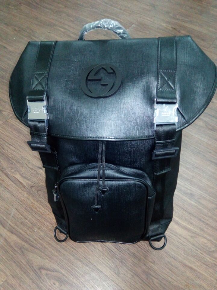 限定SALE，本物保証 GUCCI リュックサック グーチ リュックバッグ ブラック 男女兼用 大容量 ロゴ 無地(リュックサック、デイパック)｜売買されたオークション情報、yahooの商品情報をアーカイブ公開 - オークフ リュックサック、デイパック