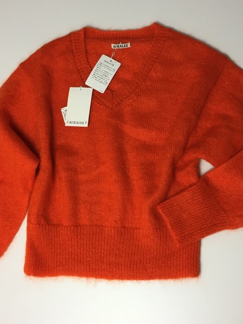 定番人気，正規品 AURALEE モヘア ウール ニット セーター Vネック 長袖 オレンジ オーラリー(Mサイズ)｜売買されたオークション情報、yahooの商品情報をアーカイブ公開 - オークファン Mサイズ