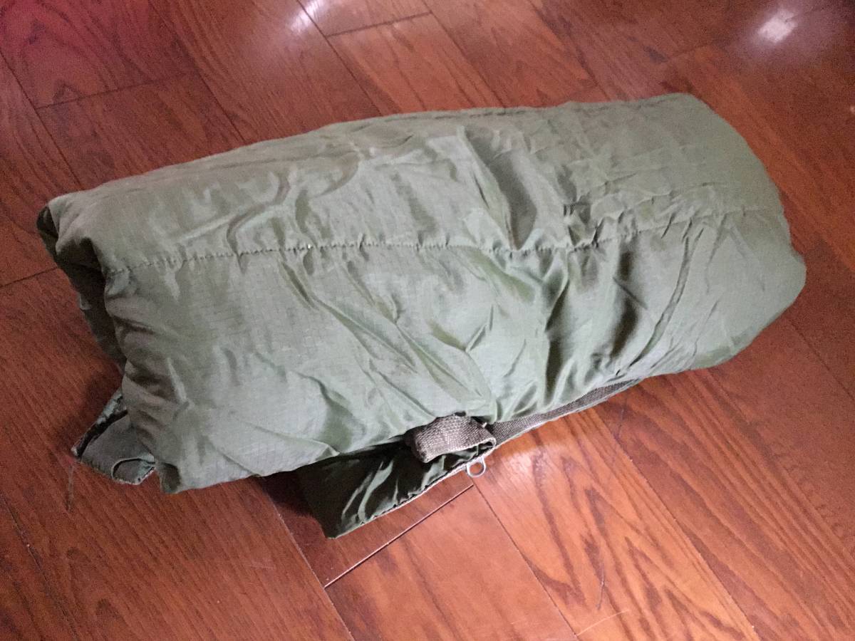 本物　米軍使用　寝袋　寝袋入れ　二点　セット　アウトドア　キャンプ