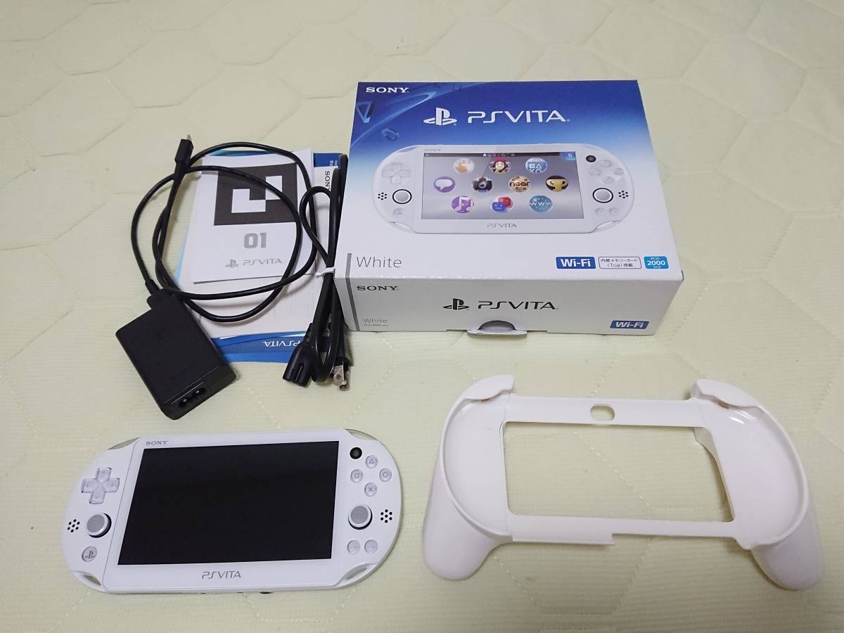 中古美品) PS VITA PHC-2000 オマケ付き PlayStation SONY ブラック 