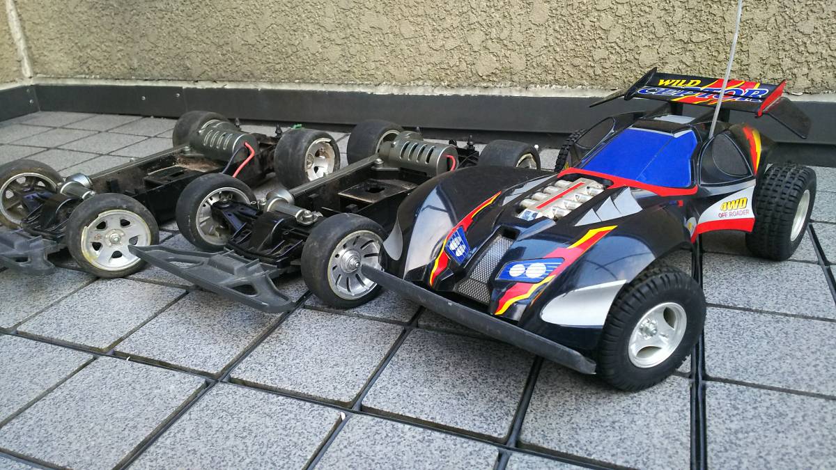 1/10 タミヤ 4WD プロポ、メカ、バッテリーとシャーシ2枚 【公式通販】