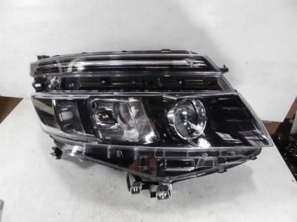 TOYOTA ヴォクシー ZRR80ヘッドライト右 ヴォクシー ZRR80 右ヘッドライト LED用 （18-131） ZRR80系ヴォクシー
